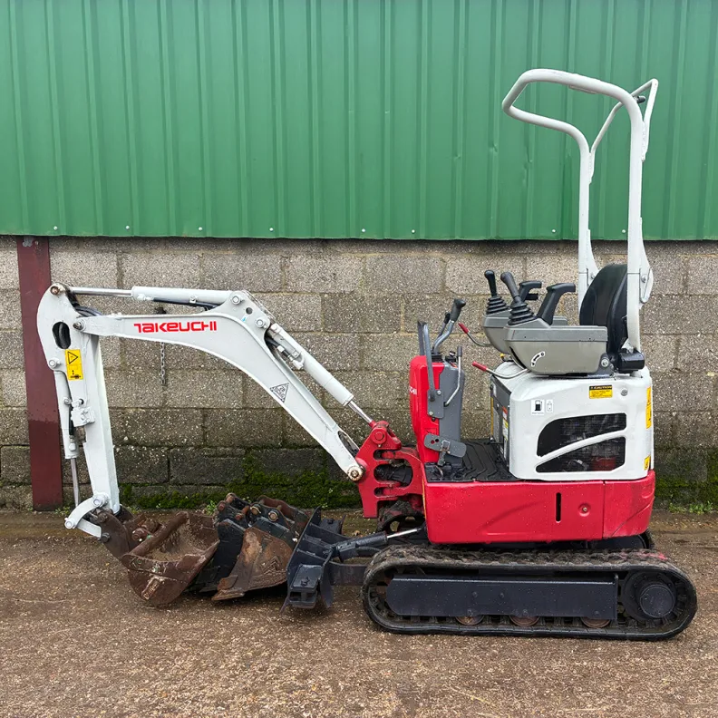 1T Excavator Takeuchi TB210 2017